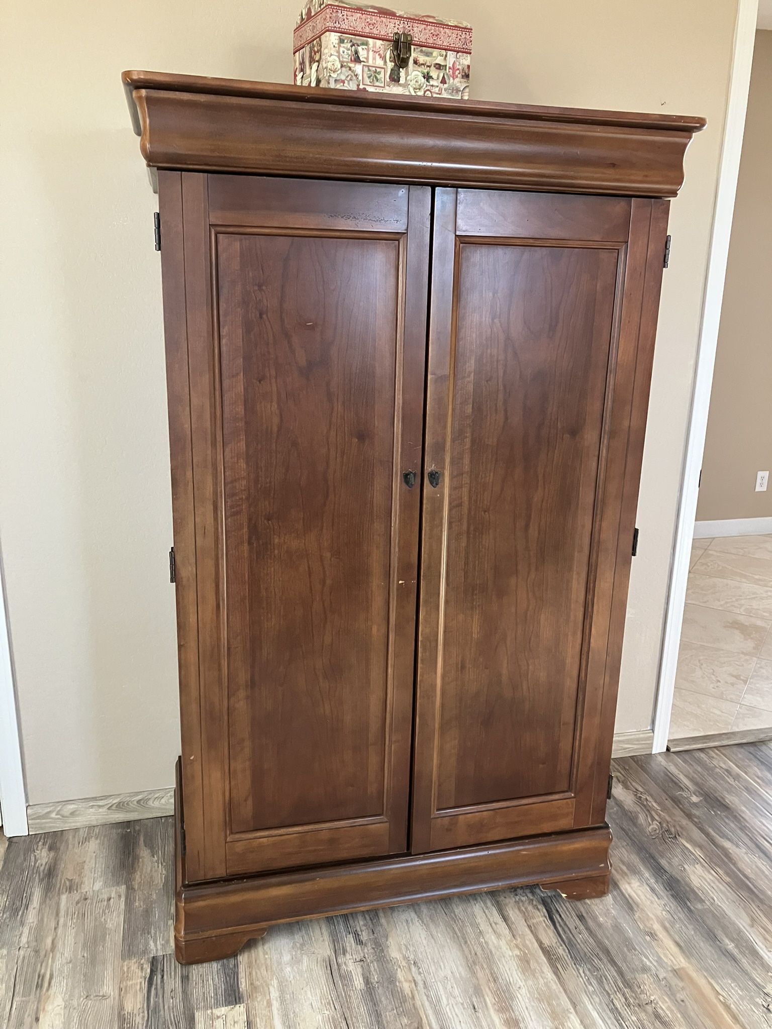 MEDIA/TV/WARDROBE/STORAGE ARMOIRE