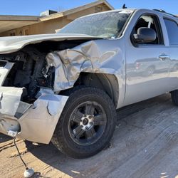 2007 Tahoe 5.3 4x4 FOR PARTS 