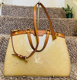 Louis Vuitton Brea Beige Vernis M90180 Hand Shoulder Bag 11523