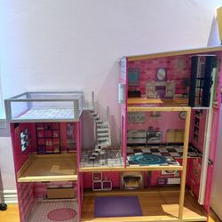 Doll House 