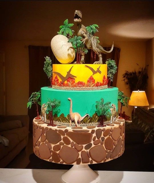 Fake Cake Dinossaur