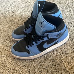 Jordan 1 Mid ‘University Blue Black’
