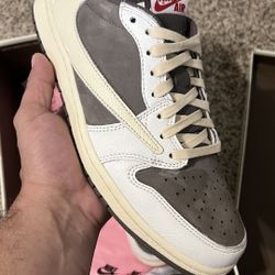 Jordan 1 Reverse Mocha Low