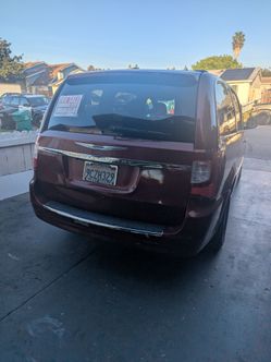 2012 Chrysler Town & Country