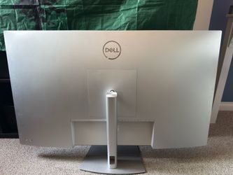 Dell UltraSharp 43” 4K USB-C Hub Monitor - U4323QE