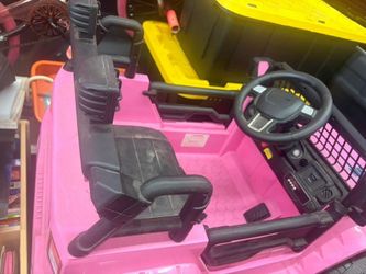 Kids pink truck w charger