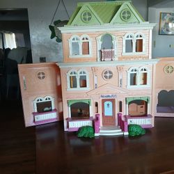 Fisher-Price Loving Family Dollhouse – Folds for Storage