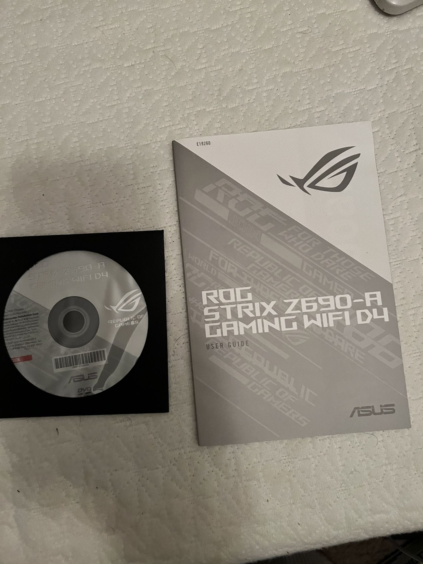ROG STRYX Z690-A GAMING WIFI D4 USER GUIDE AND SOFTWARE CD
