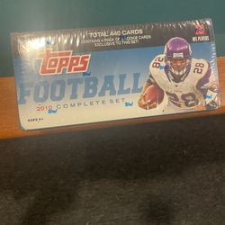 2010 TOPPS FOOTBALL COMPLETE SET
