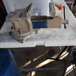Used 4-in Vice Works Great Local Pickup Cash Only