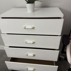 Dresser With 5 Drawers