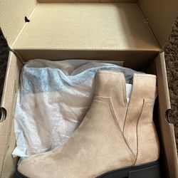 Womens Lug Sole Platform Chelsea Boots Chunky Block Heel Zipper Faux Leather Fall Ankle Booties size 9