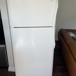 Frigidaire Refrigerator 
