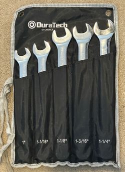 DuraTech Large 5-piece Combo Wrench Set with Storage Pouch - Like New