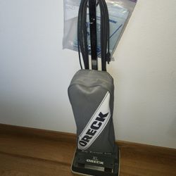 Oreck XL Extended Life Vacuum Cleaner Very good condition