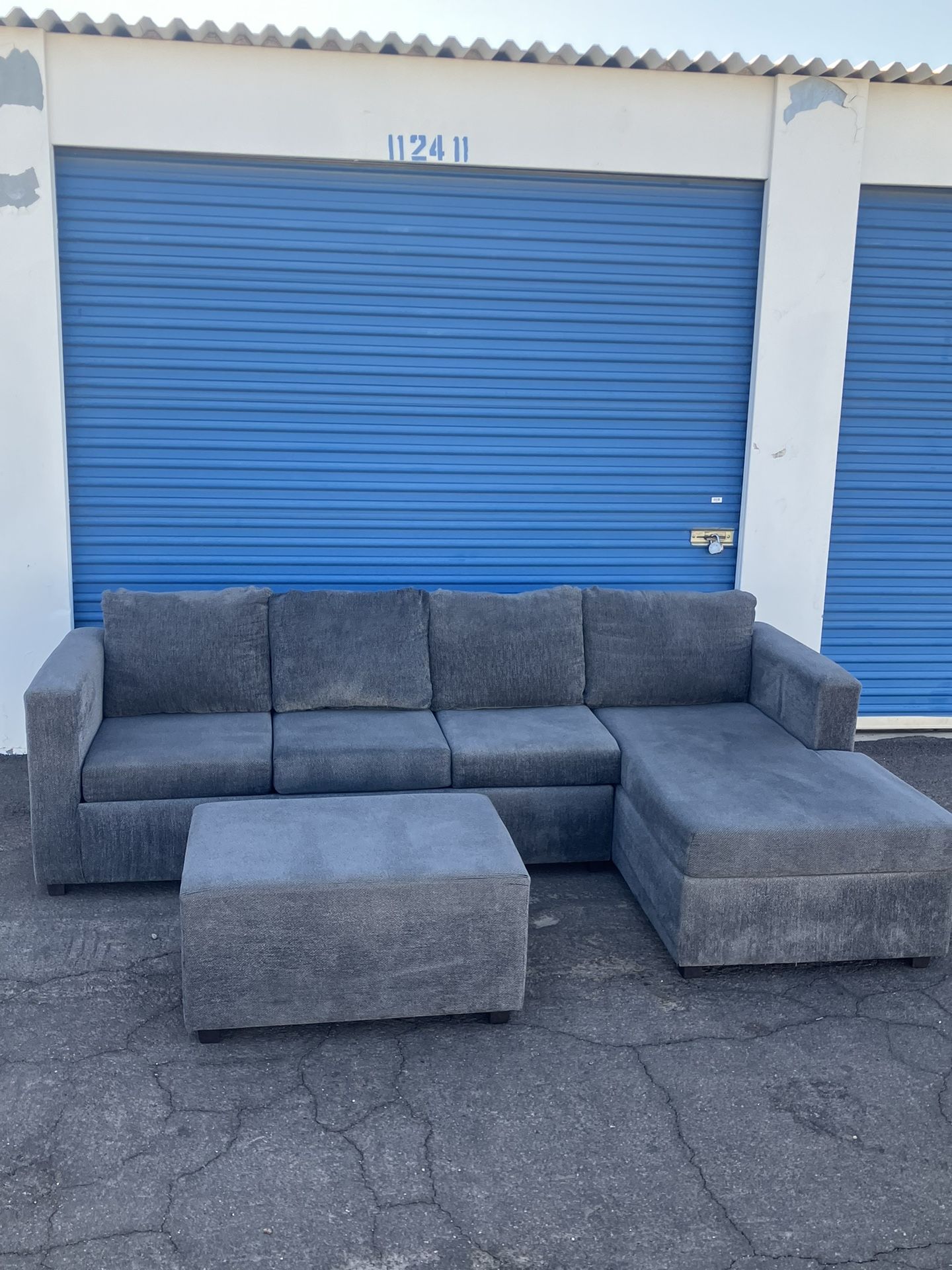 Modern Gray Sectional w/Ottoman