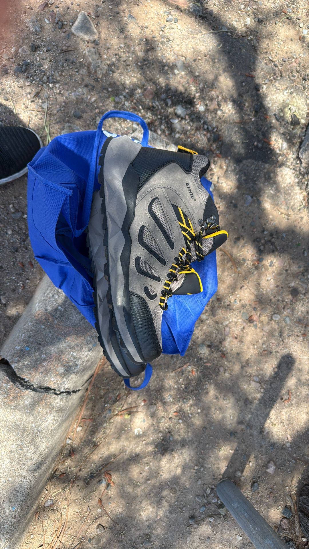 New HiTec hiking boots size 10 1/2
