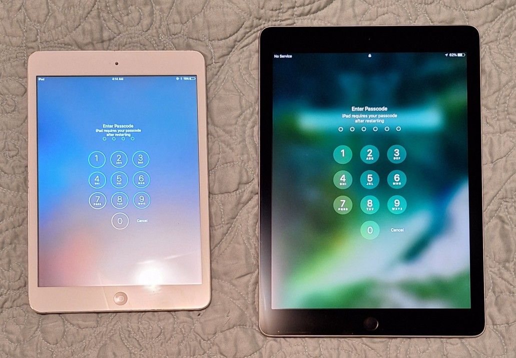 Apple iPads (Read Description)