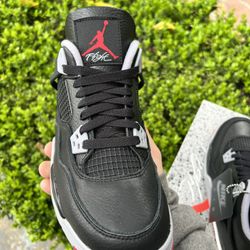Jordan 4 Bred 