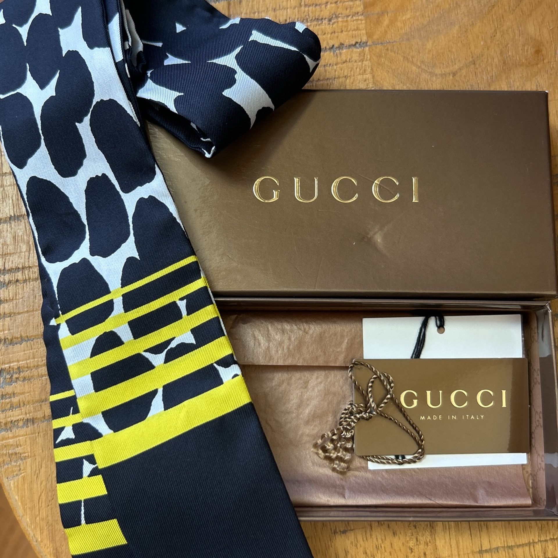 Gucci scarf