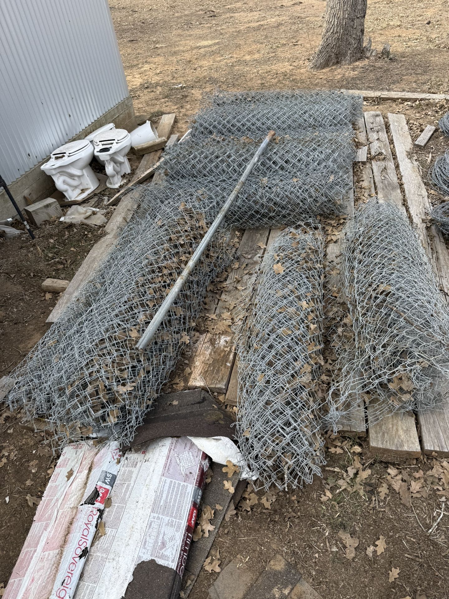 ~1000FT CHAINLINK FENCING