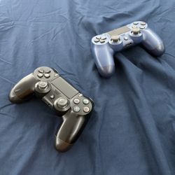 PS4 Controllers X2  Used