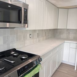 kitchen cabinets and countertop installation