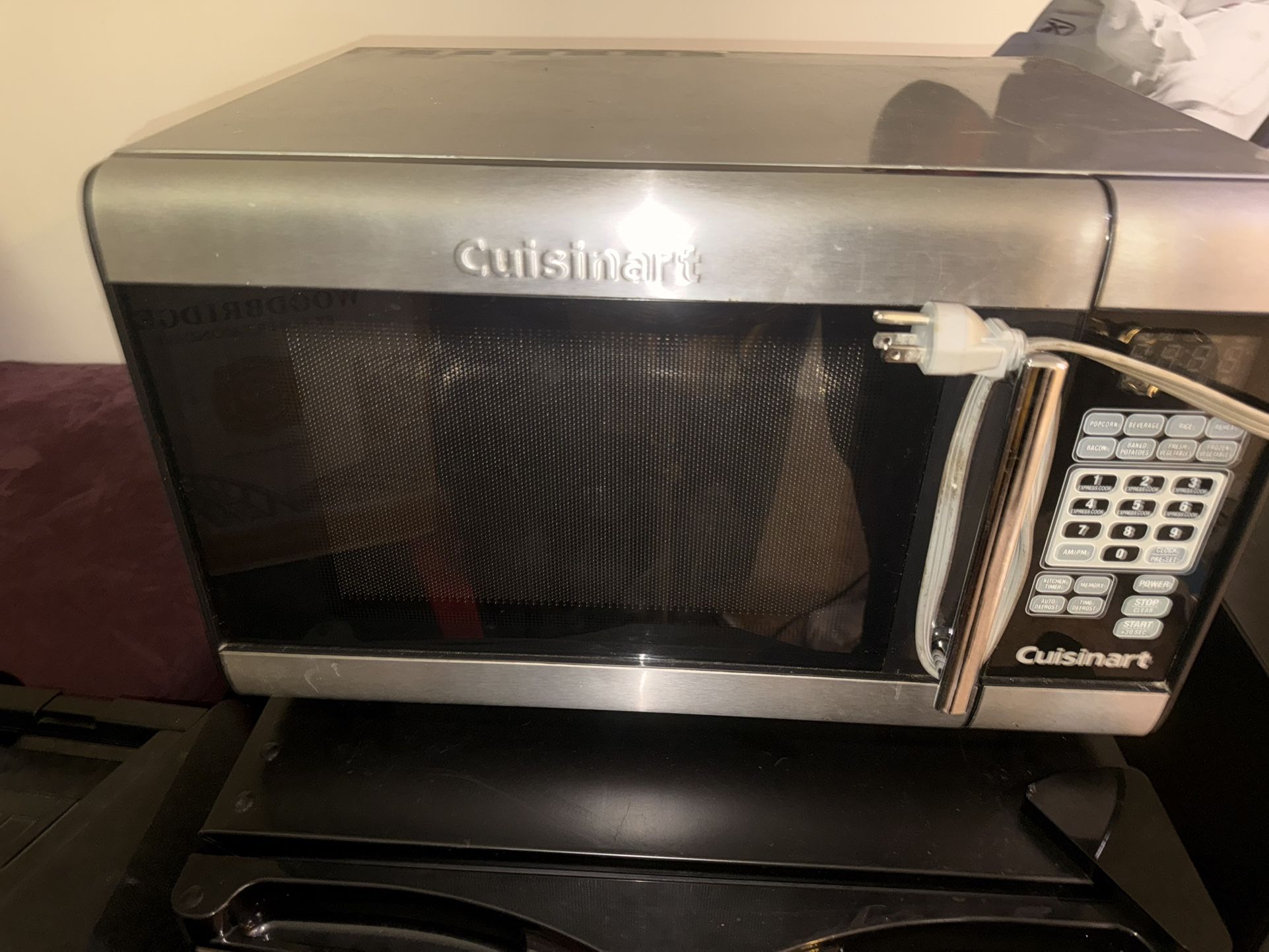 Used Microwave  (WORKS AS IT SHOULD)