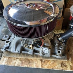 SBC Edelbrock Carb And Manifold