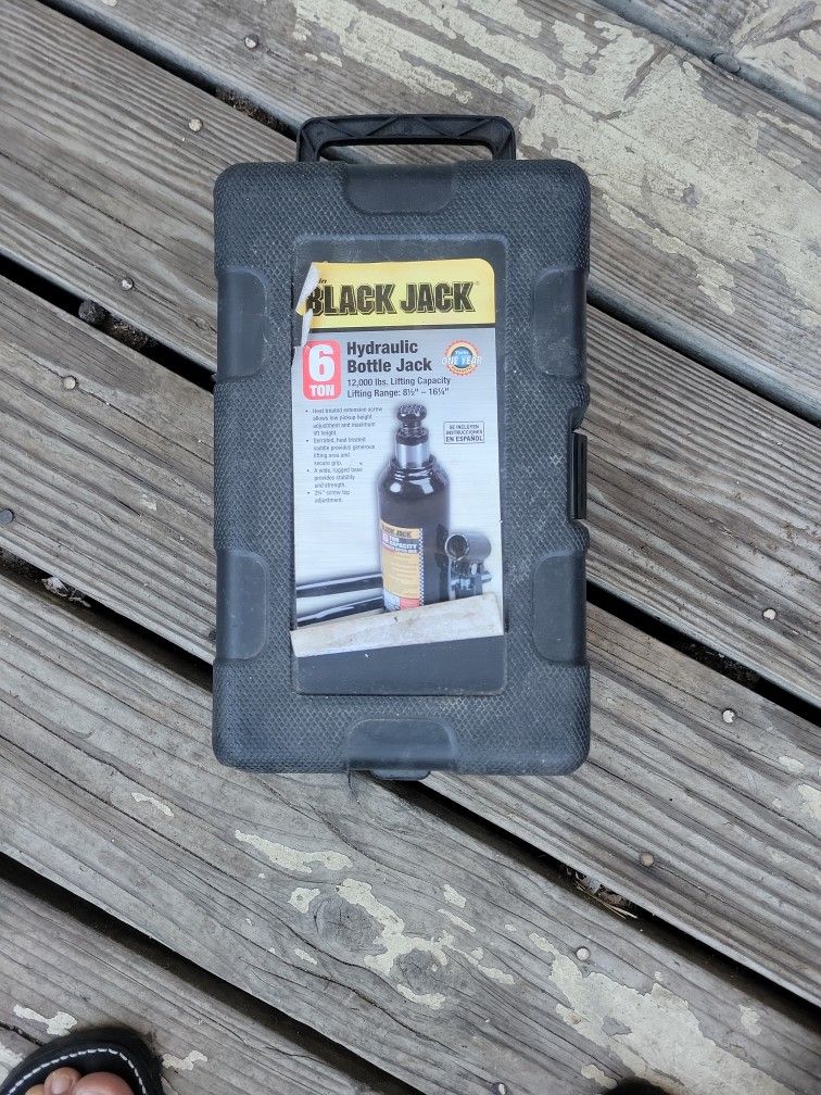 Hydraulic  Bottle Jack. 6 Ton Like New
