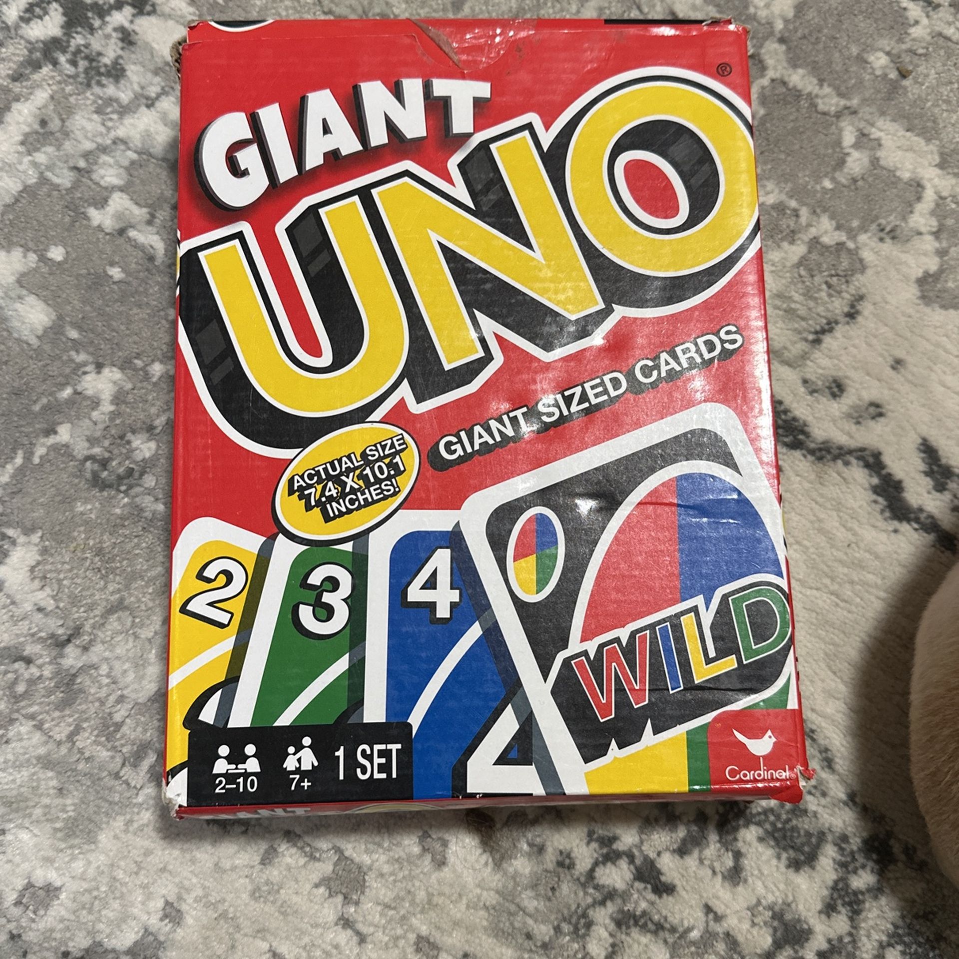 Mattel Games Giant UNO Card Game for Kids, Adults & Family Night with Oversized & Features for 2 to 10 Players