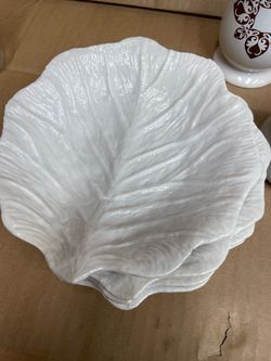 White Ceramic Leaf-Shaped Bowl
