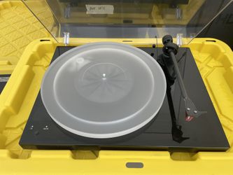 Pro-Ject Turntable