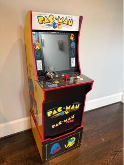 Pac-Man Arcade Game
