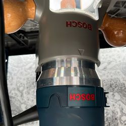 Bosch Router With Table and Bits