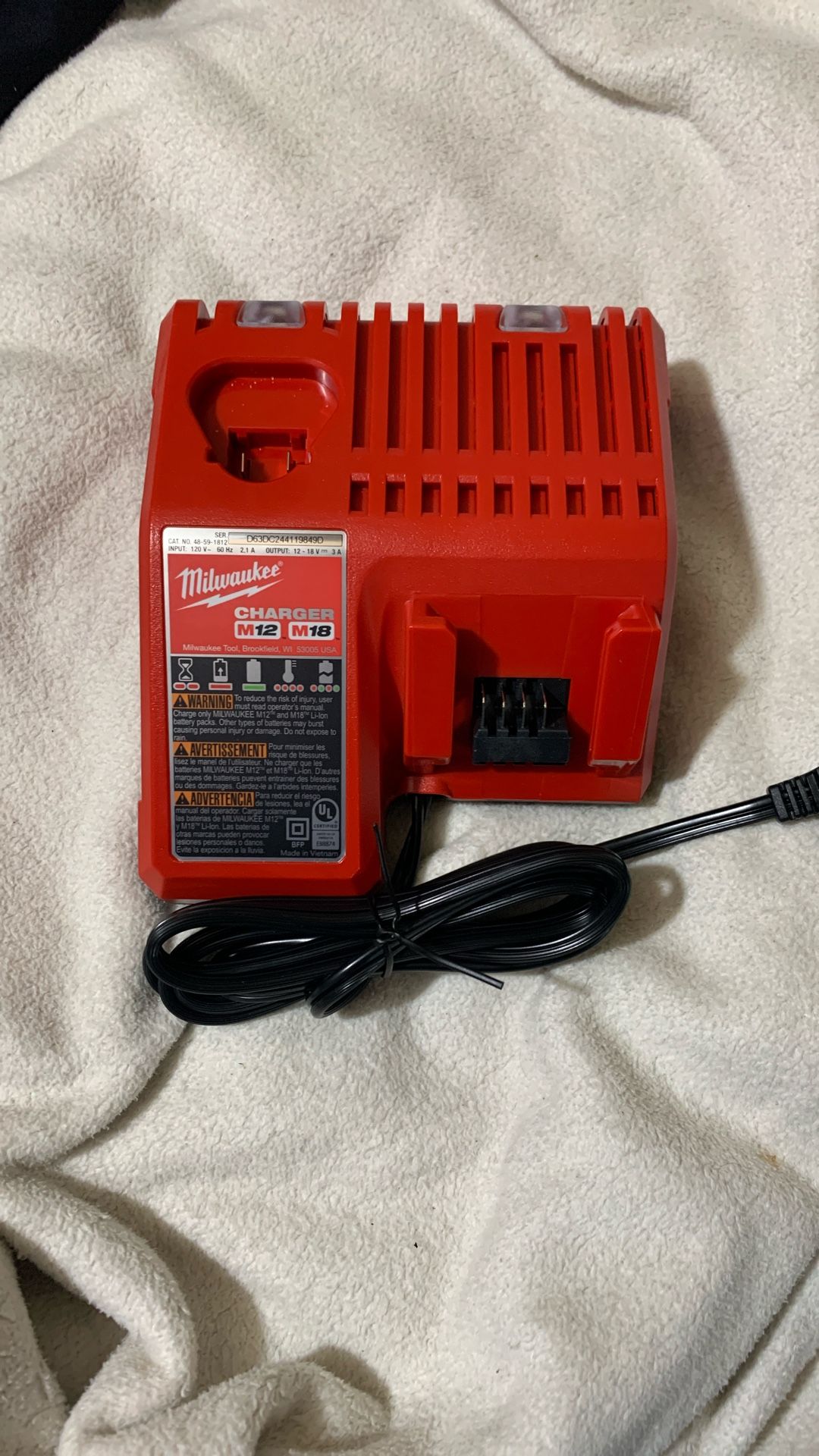 Milwaukee Chargers Cargador Milwaukee 35