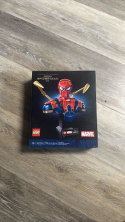 Lego Spider-Man Iron Spider Bust