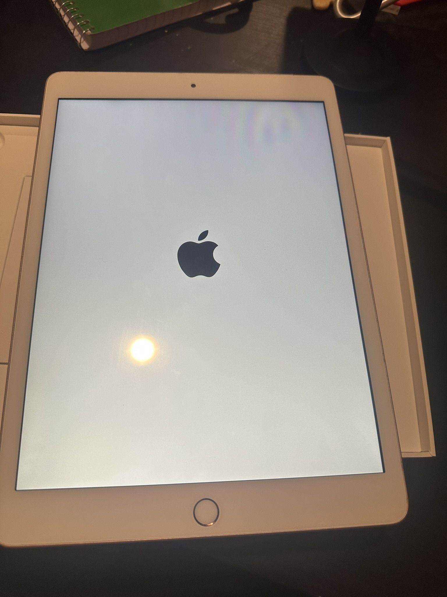 iPad 8th Gen 32gb WiFi + Cellular