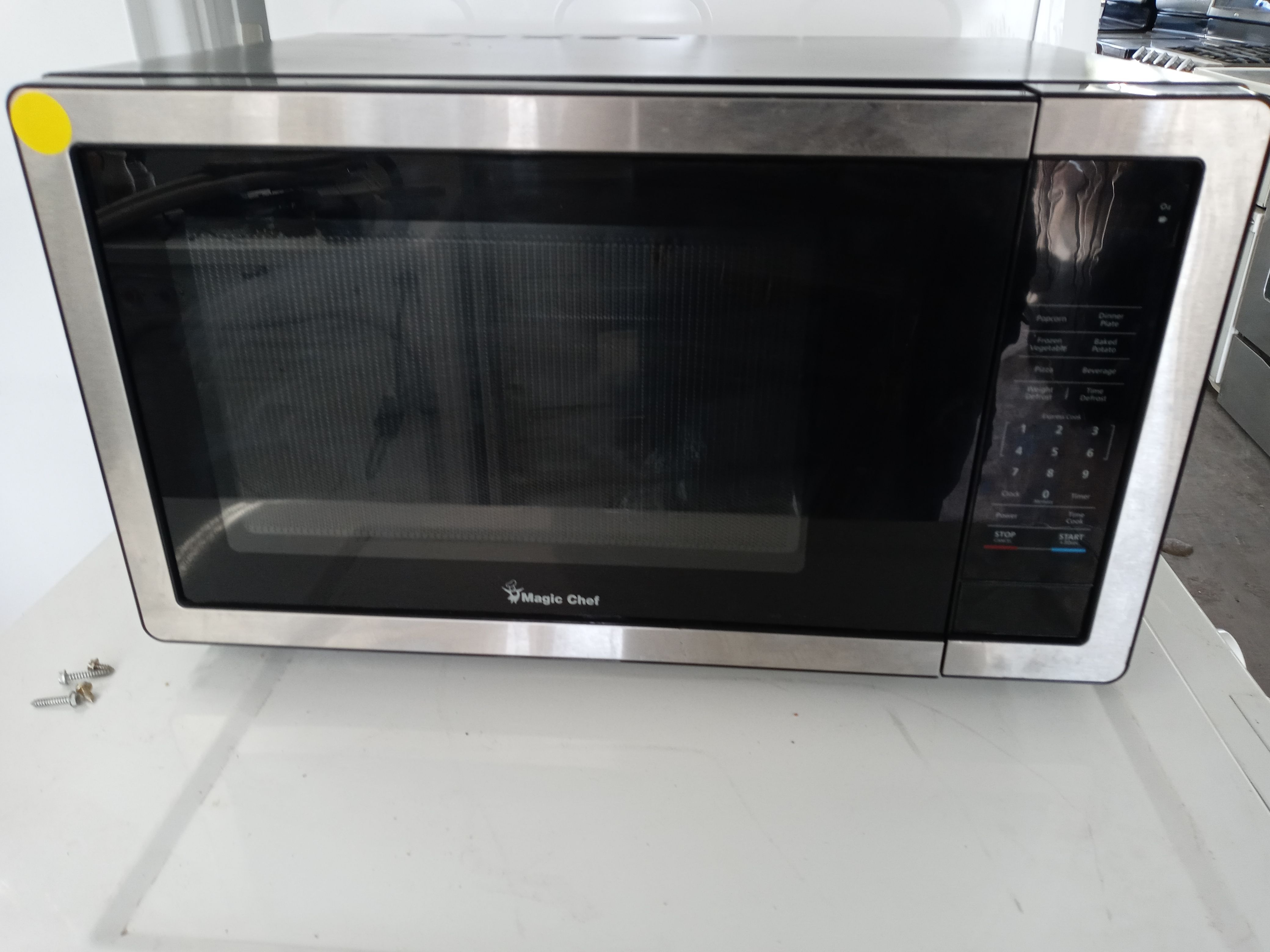 Magic Chef stainless steel 20.25 inch microwave - Free delivery