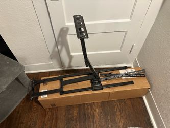 37-70” Corner TV Mount