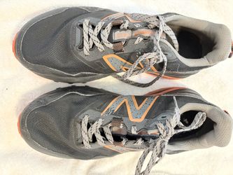 New Balance T410 Trail Running Sneakers