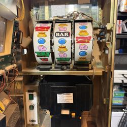 Slot Machine. Key And Coins Included. Still Works Perfectly.