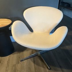 Swan Chair Replica 