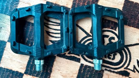 Se pedals