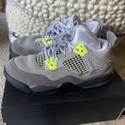 RARE AIR JORDAN 4 RETRO SE 95 NEON (GS) SZ 5Y cool grey high tops for Sale  in San Diego, CA - OfferUp