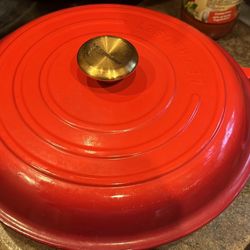 LE CREUSET cast iron pot, barely used