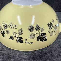 Vintage Pyrex #444 Gooseberry 4 Qt Cinderella Mixing Bowl Yellow Black