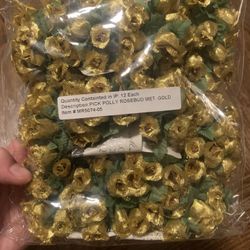 12 Mini Packs Of Faux Gold Rosebuds 