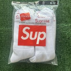 Supreme Hanes Crew Socks (4 Pack)