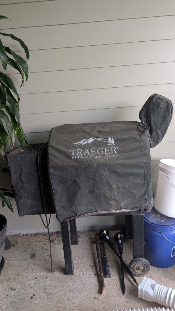Traeger 22 Inch Smoker